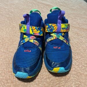 Boys nike blue sneakers